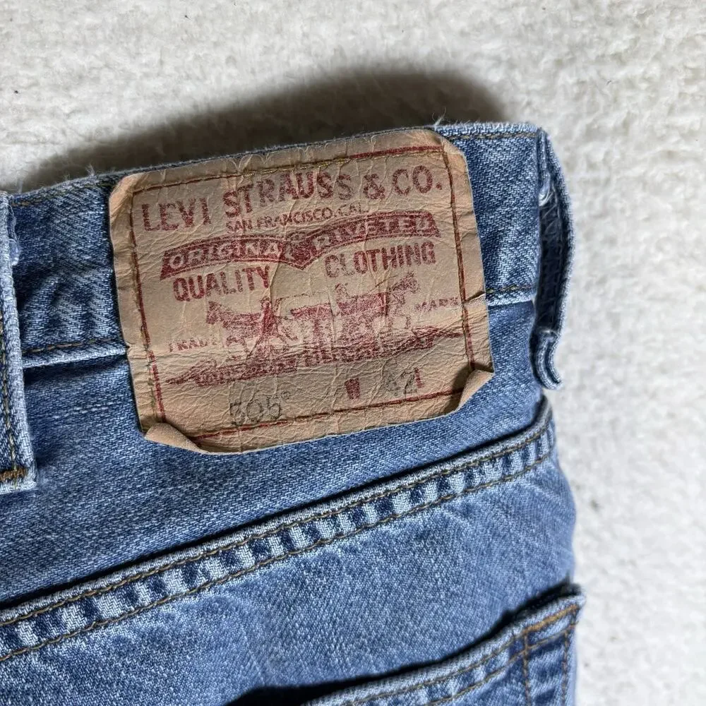 Vintage Levis Shorts Mens 42 Dad Jorts Blue Denim 505 Medium Wash Y2K 2007